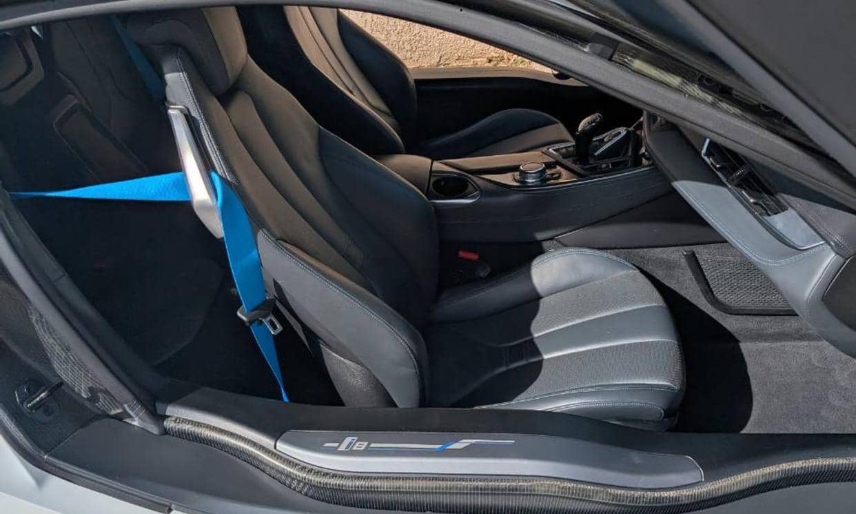 BMW i8 — photo 3
