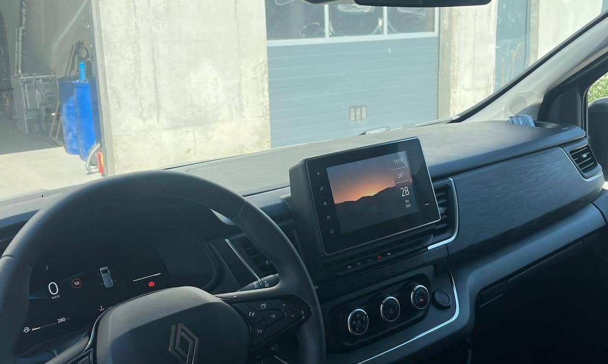 Renault TRAFIC III — photo 8