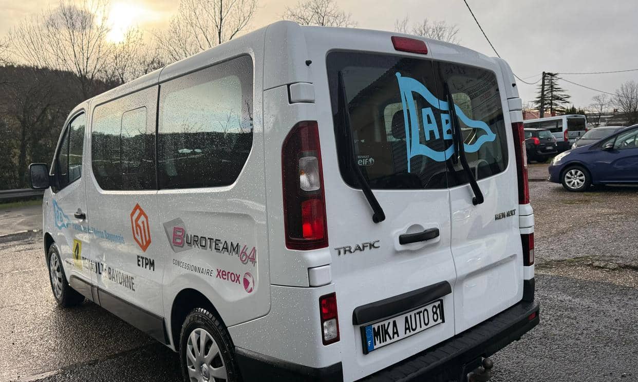 Renault TRAFIC III — photo 3