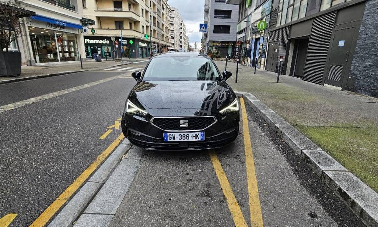 Seat LEON — photo 2