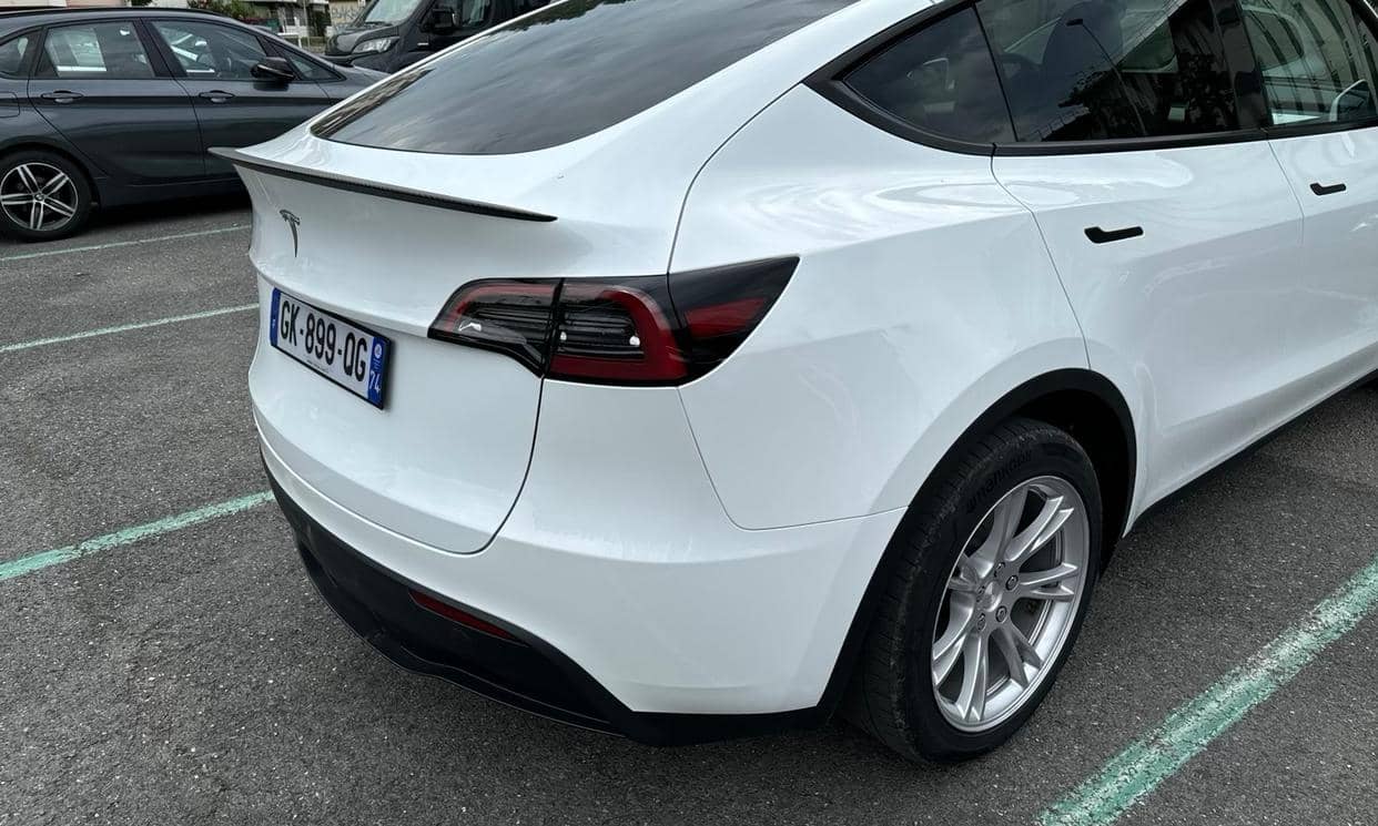 Tesla MODEL Y — photo 2
