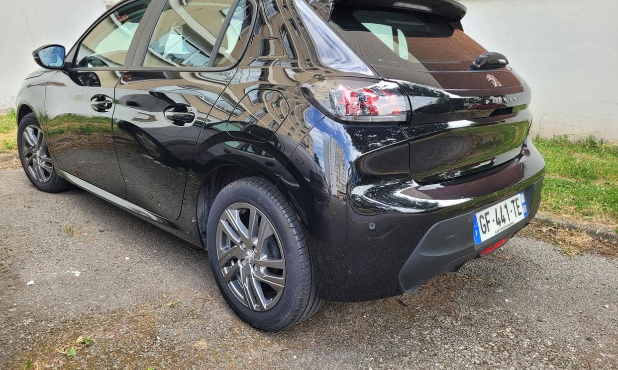 Peugeot 208 — photo 3