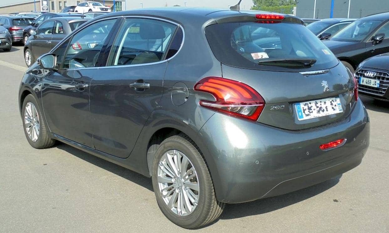 Peugeot 208 — photo 3
