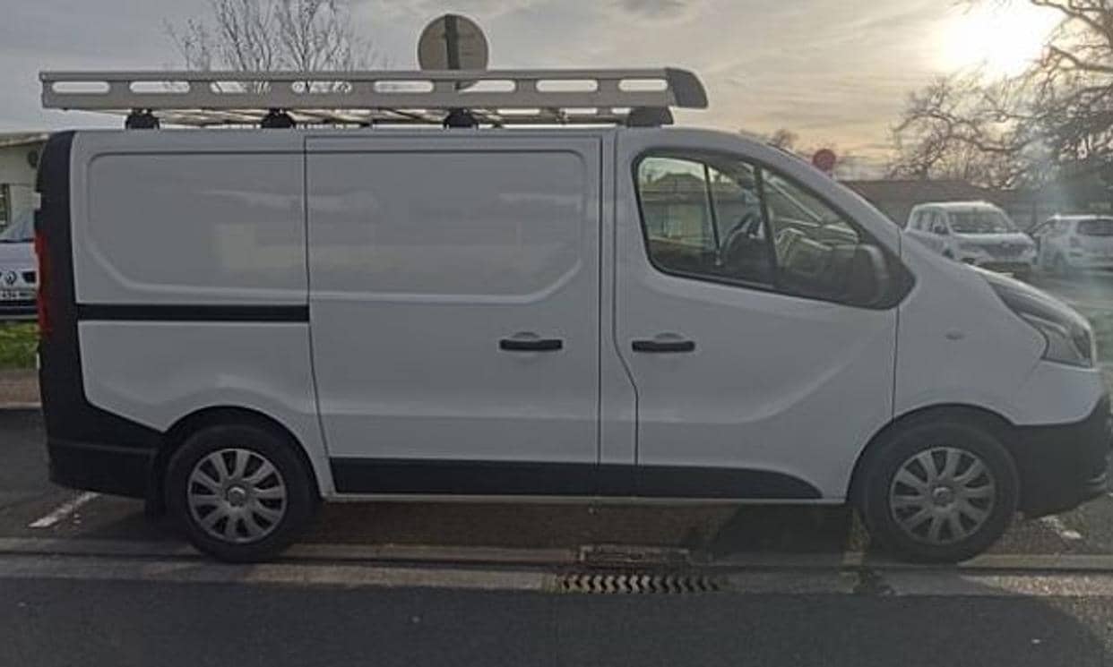 Renault TRAFIC III — photo 2