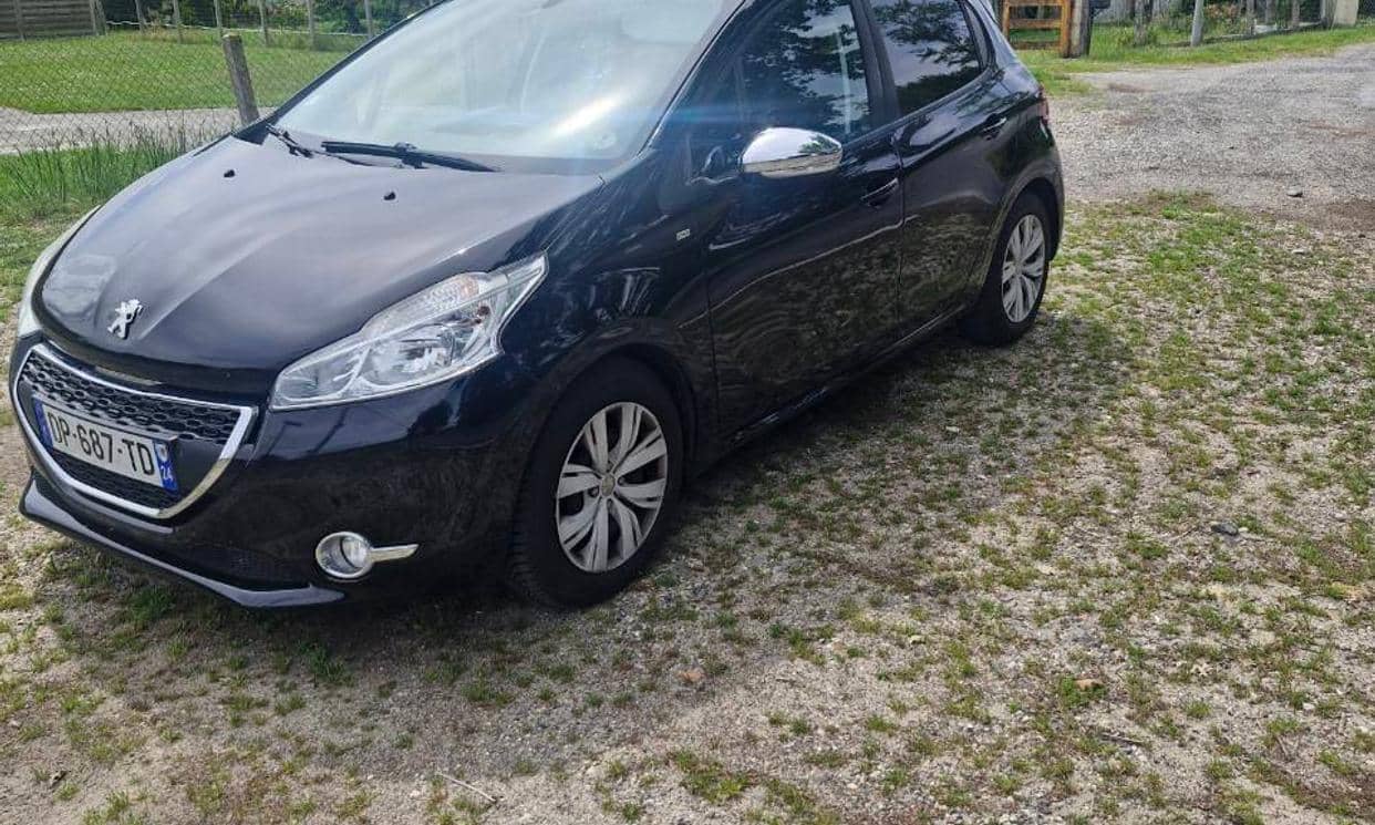 Peugeot 208 — photo 12