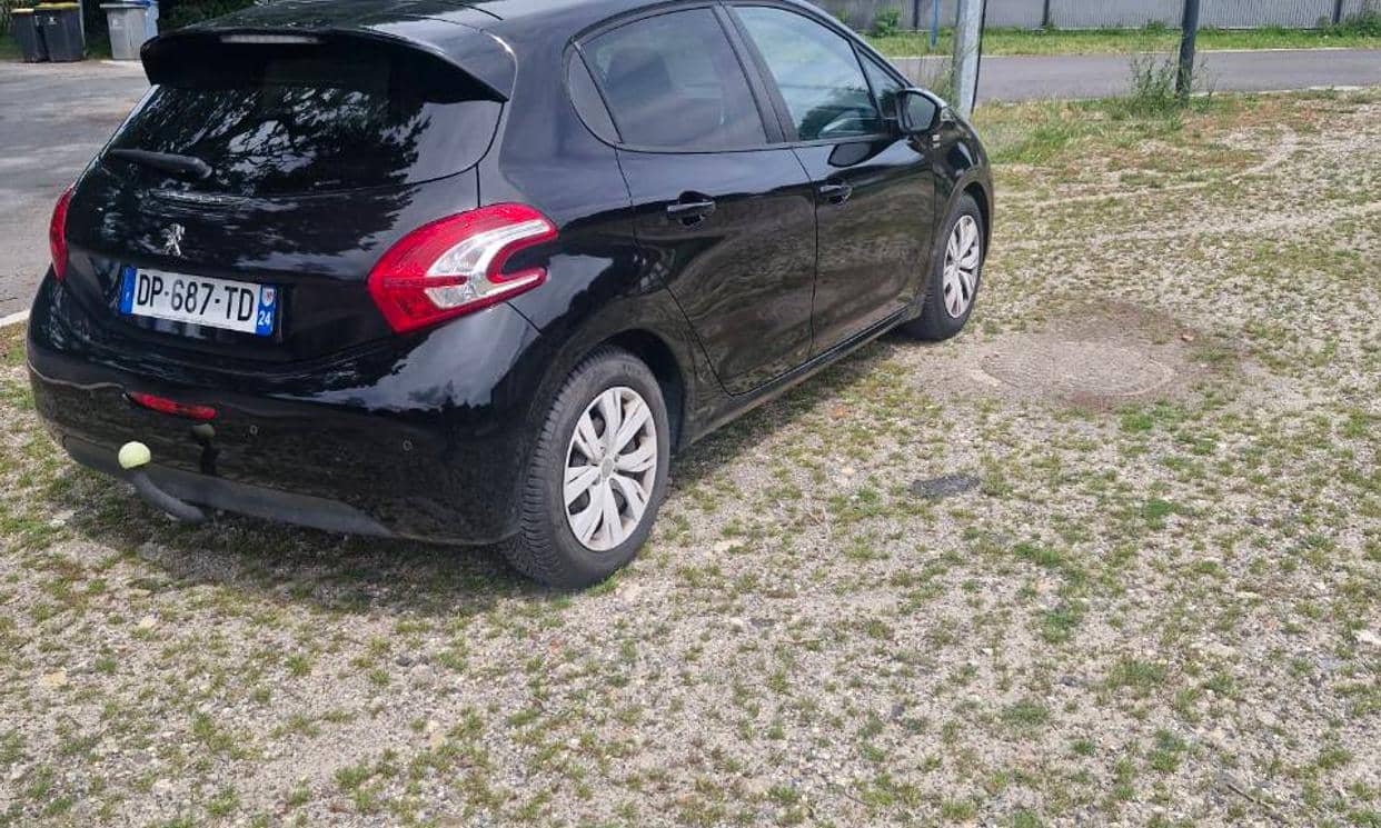 Peugeot 208 — photo 10