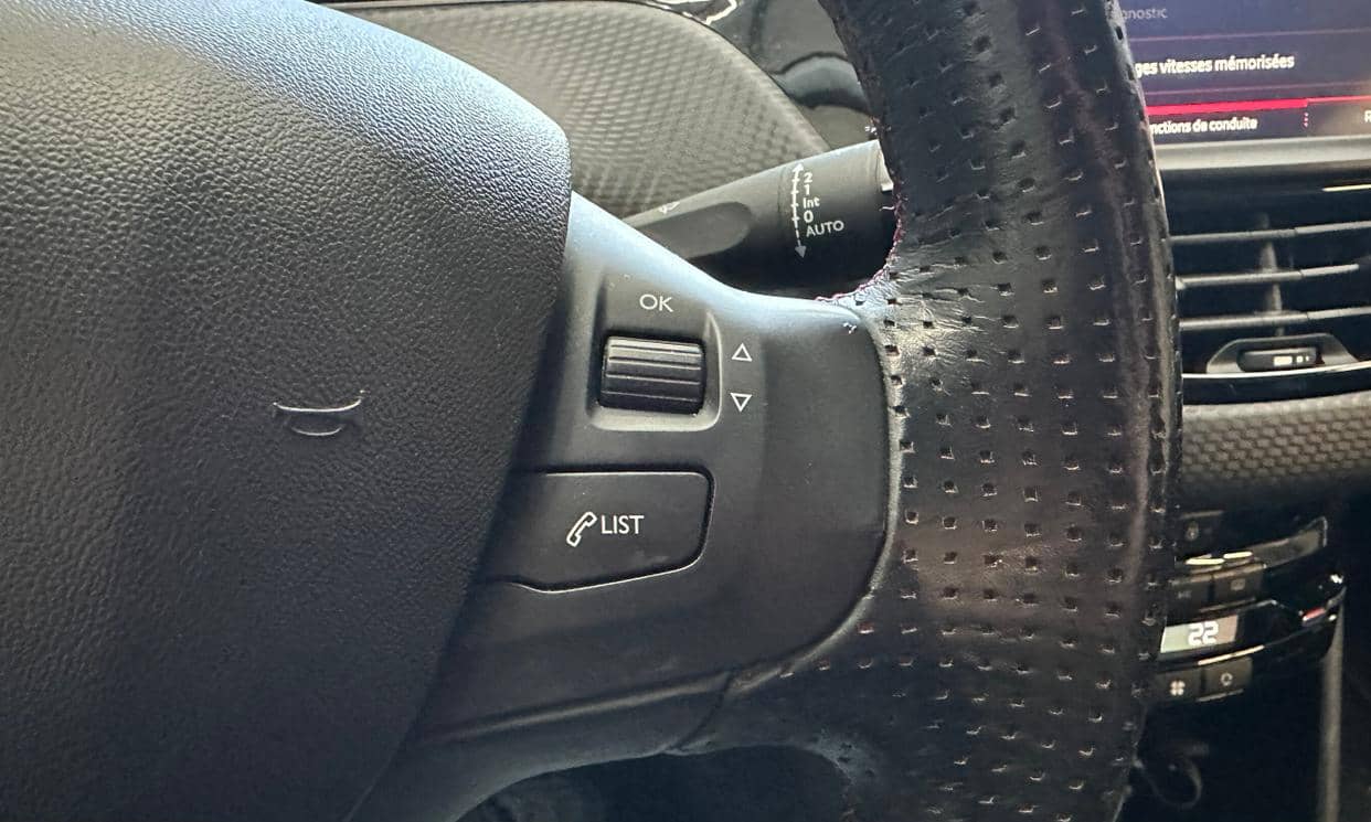 Peugeot 208 — photo 14