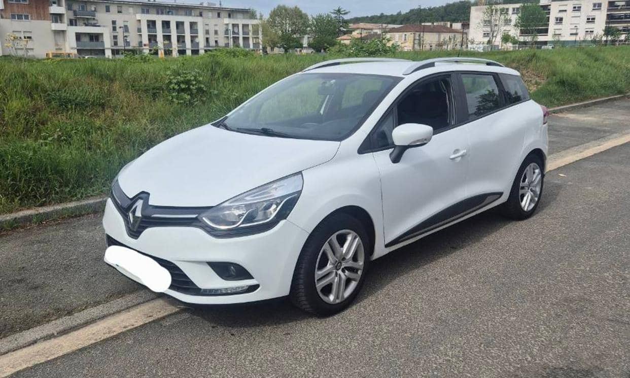 Renault CLIO IV — photo 11