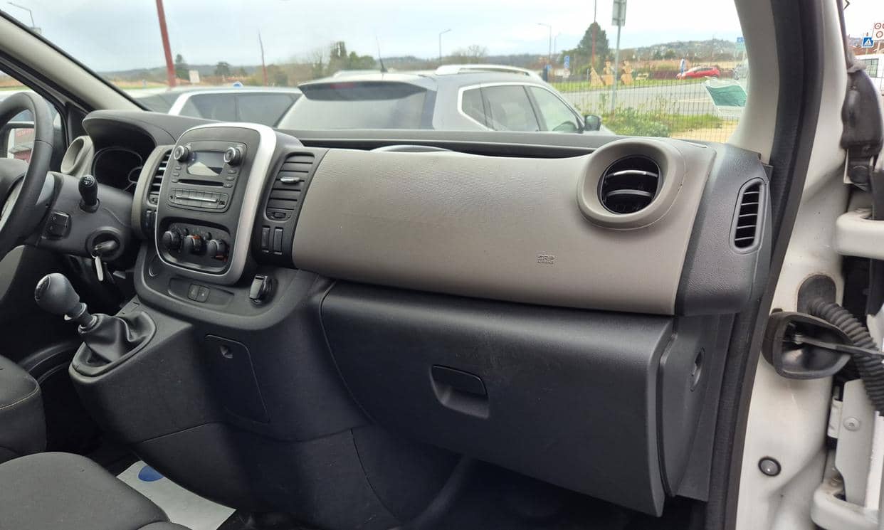 Renault TRAFIC III — photo 6