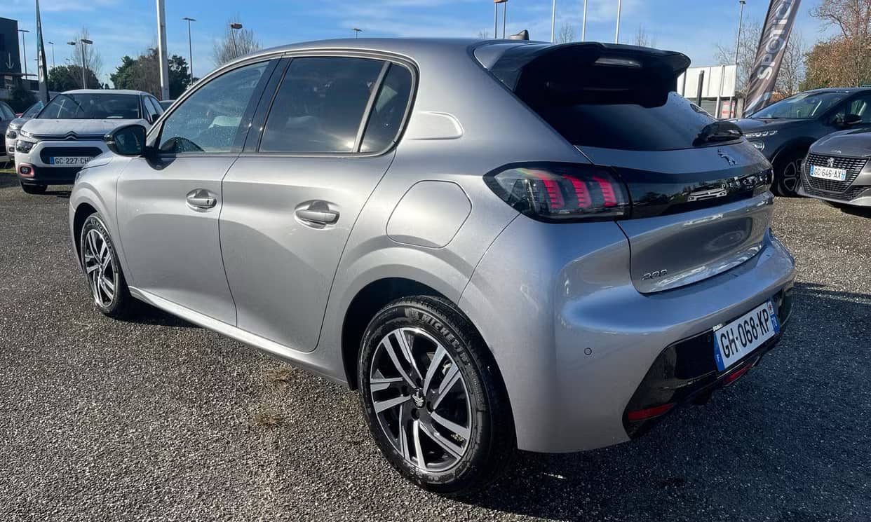 Peugeot 208 — photo 4