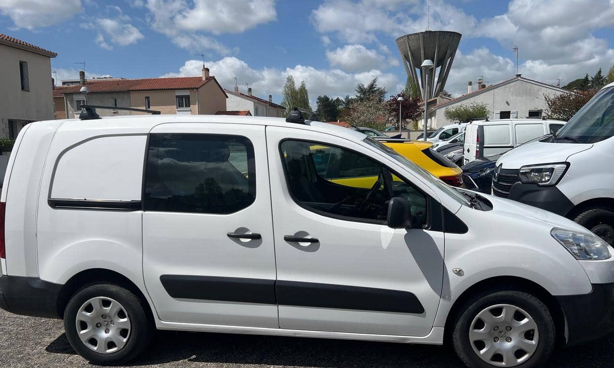 Peugeot PARTNER CABINE APPROFONDIE — photo 2