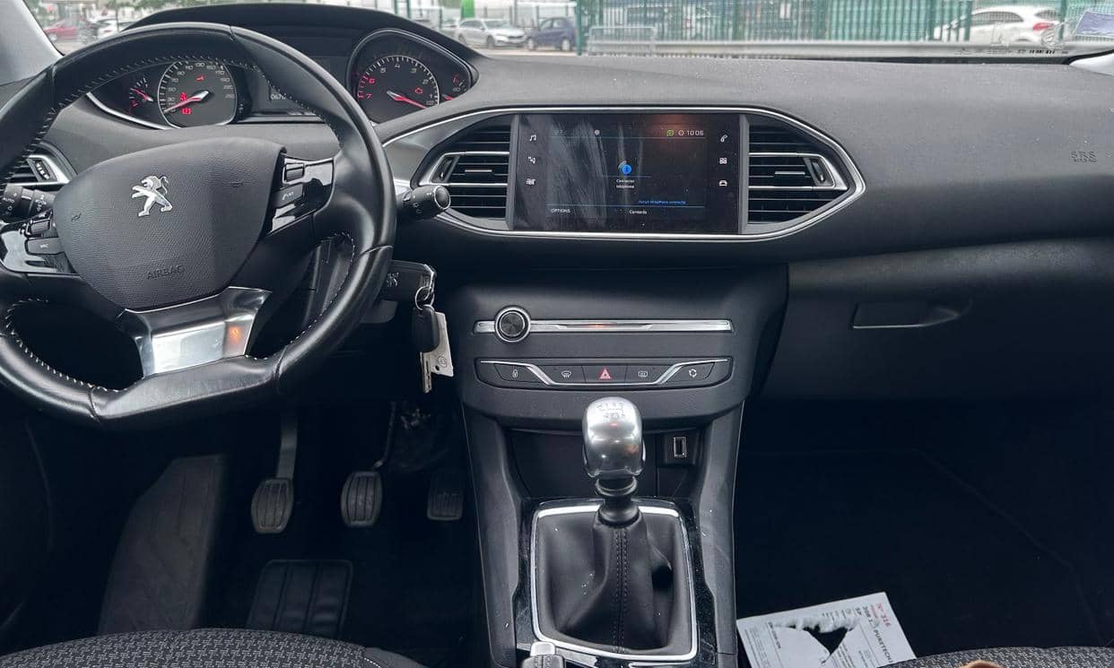 Peugeot 308 — photo 3