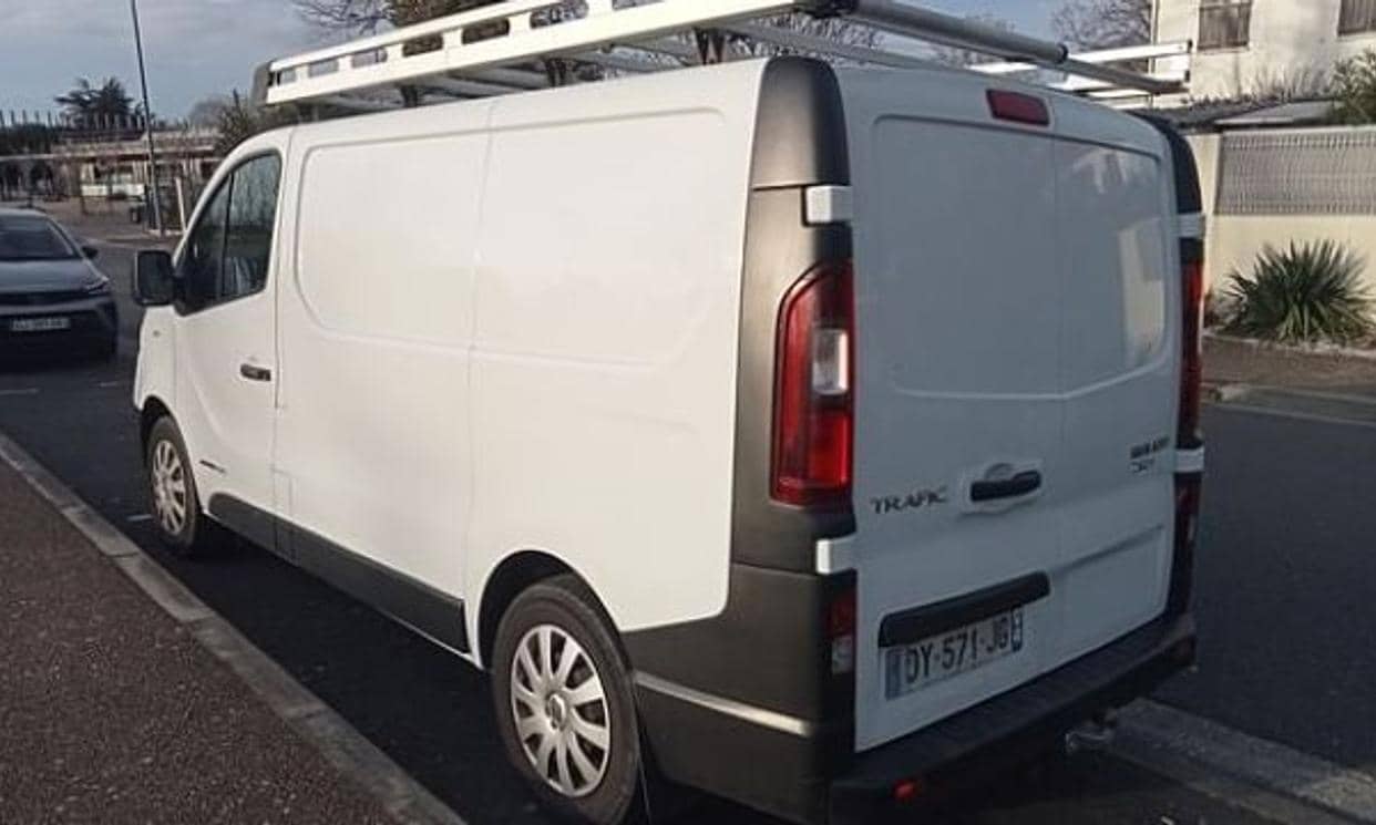 Renault TRAFIC III — photo 3