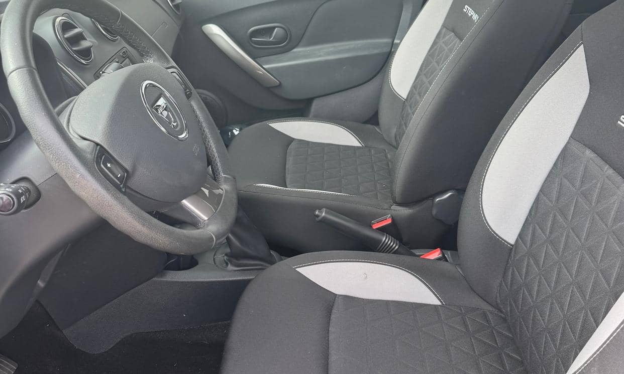 Dacia SANDERO — photo 2