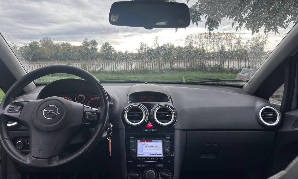 Opel CORSA — photo 2