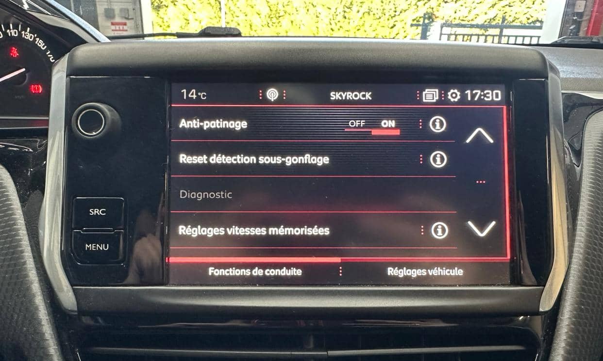 Peugeot 208 — photo 17