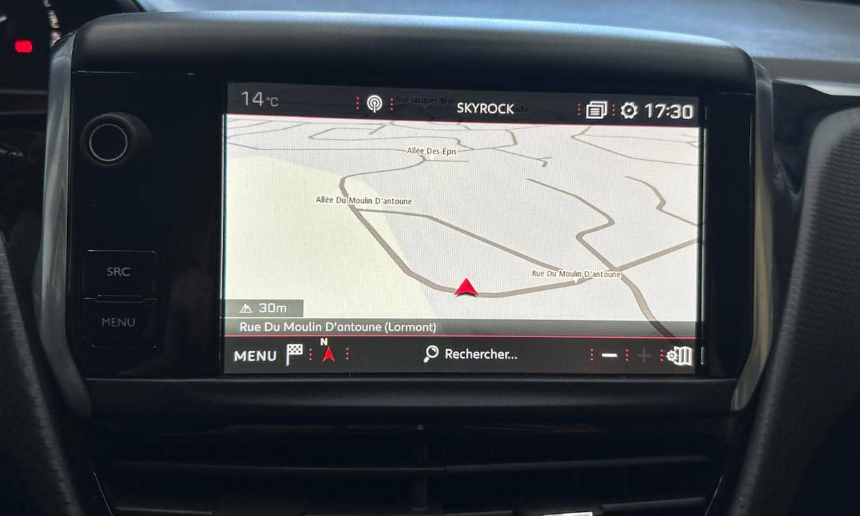 Peugeot 208 — photo 16