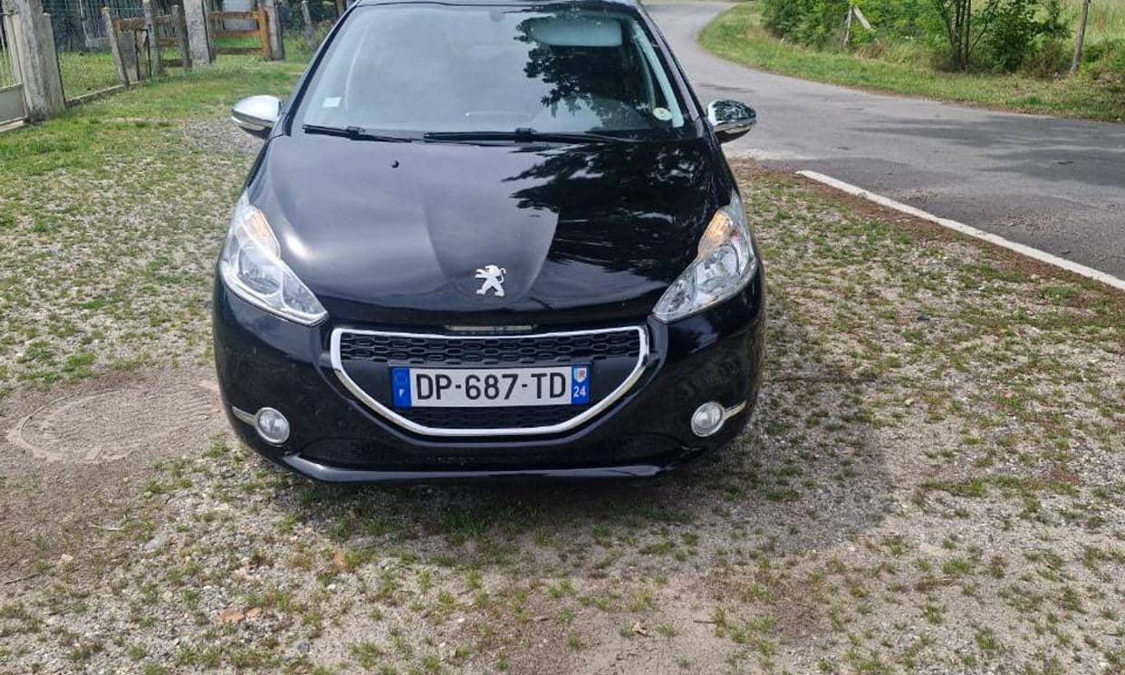 Peugeot 208 — photo 13