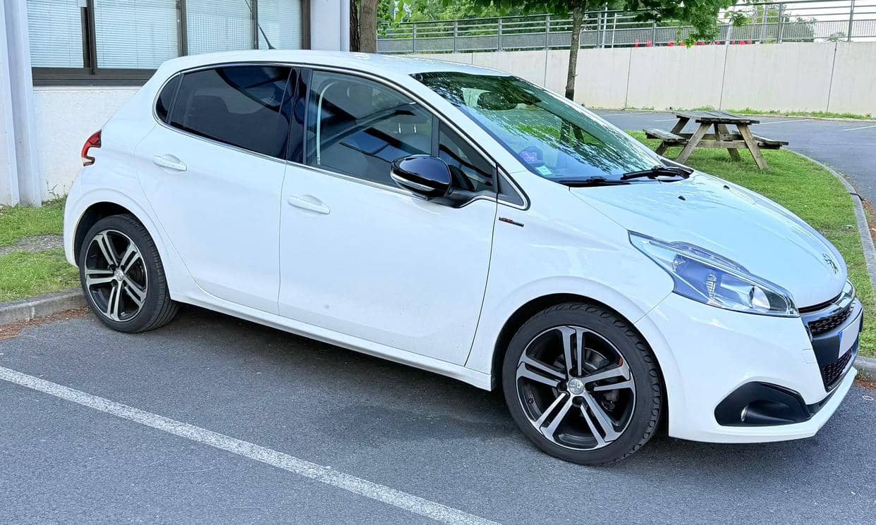 Peugeot 208 — photo 5