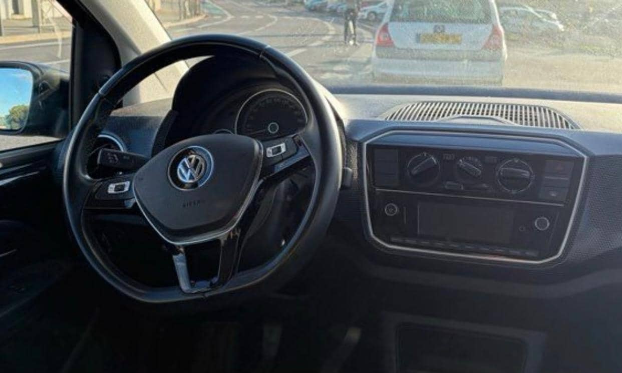 Volkswagen UP — photo 4