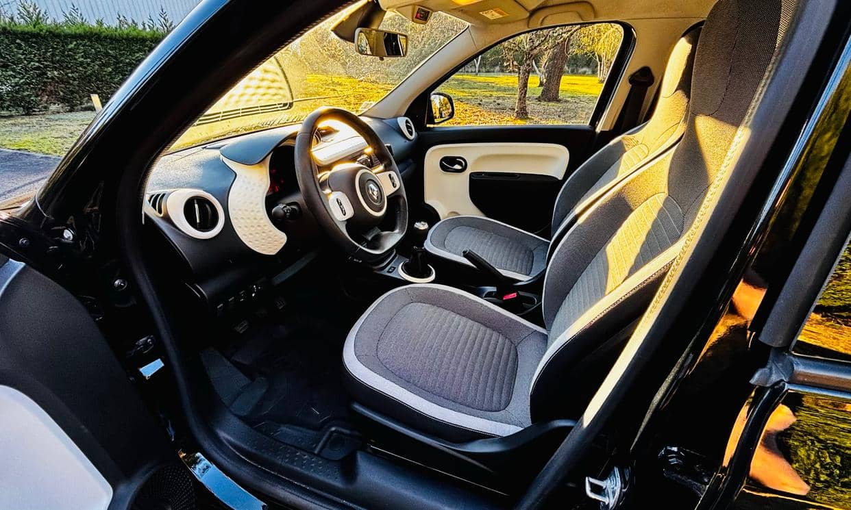Renault TWINGO III — photo 14