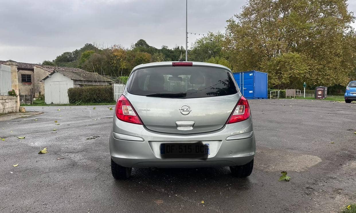 Opel CORSA — photo 4