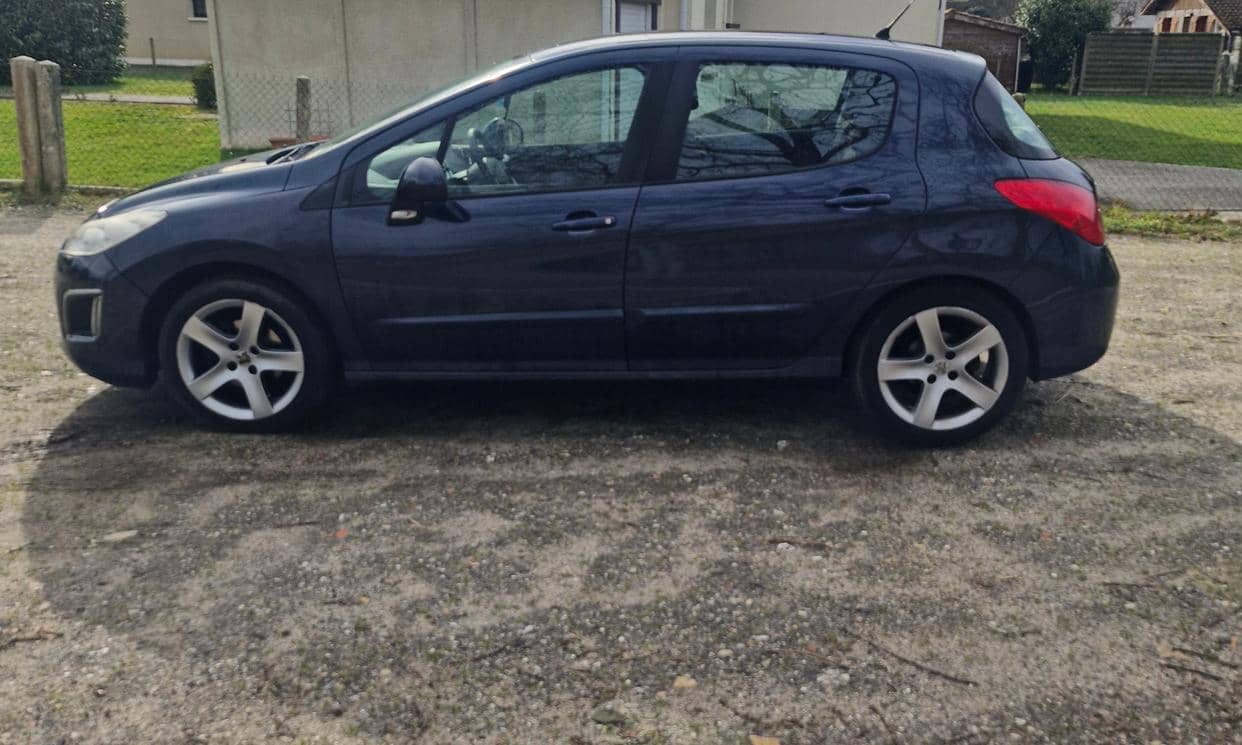 Peugeot 308 — photo 2