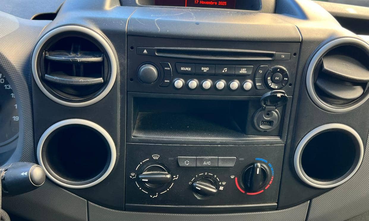 Citroen BERLINGO FOURGON — photo 9