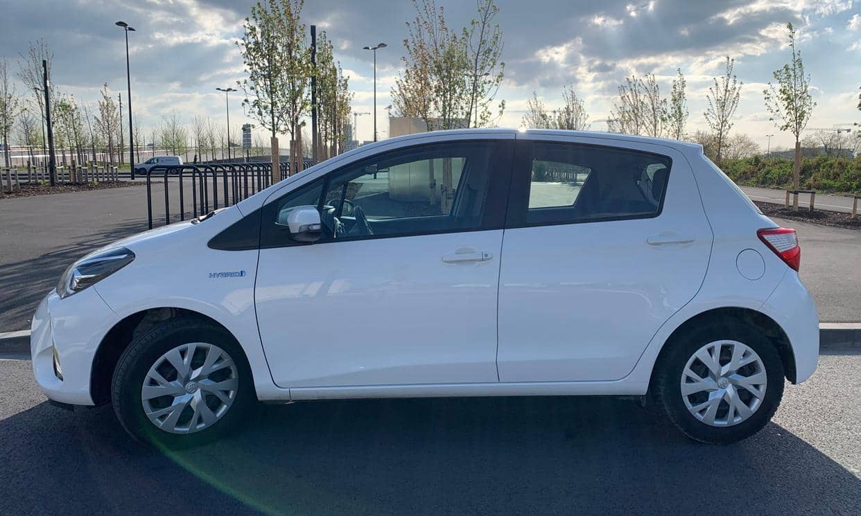 Toyota YARIS — photo 2