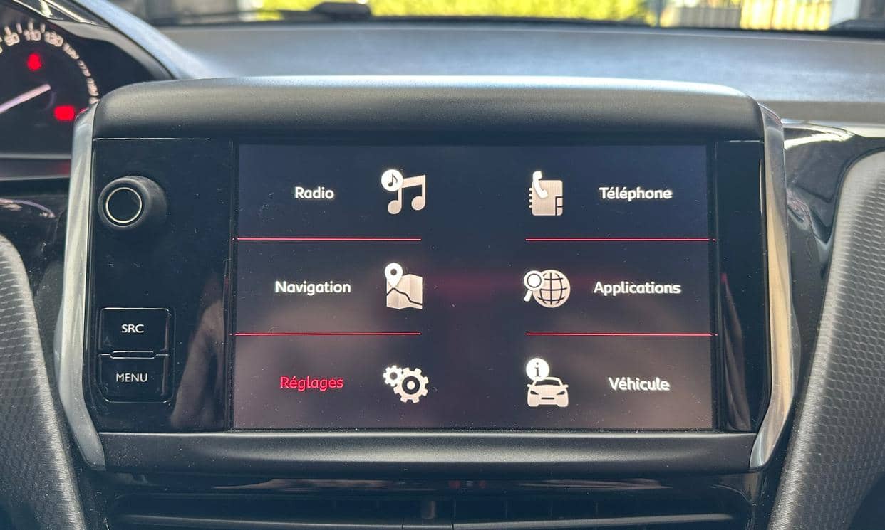 Peugeot 208 — photo 13
