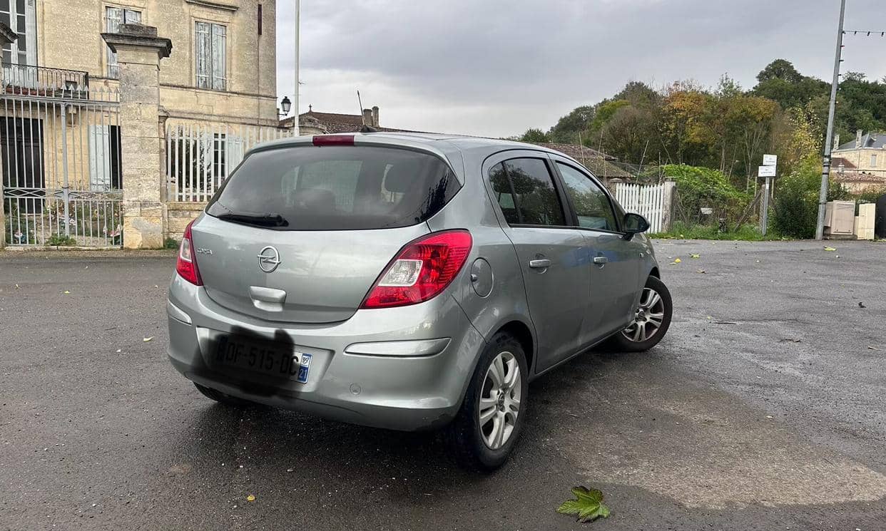 Opel CORSA — photo 7