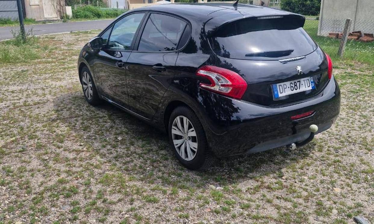 Peugeot 208 — photo 8