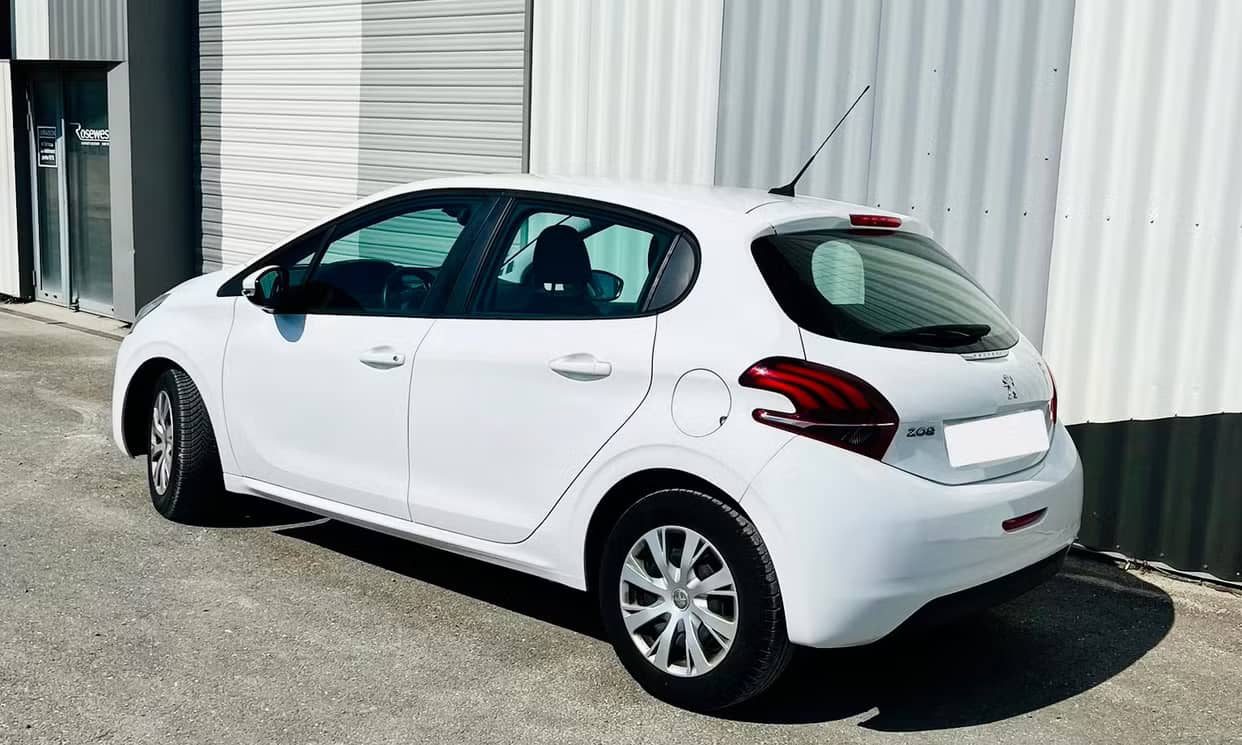 Peugeot 208 — photo 6