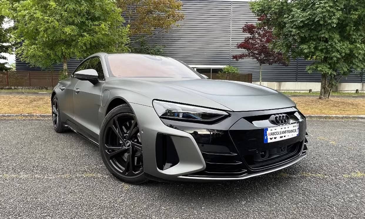 Audi RS E-TRON GT — photo 13