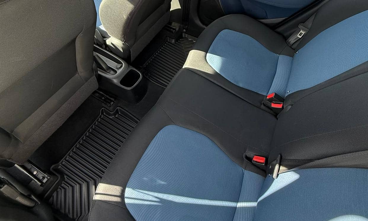 Hyundai i10 — photo 12