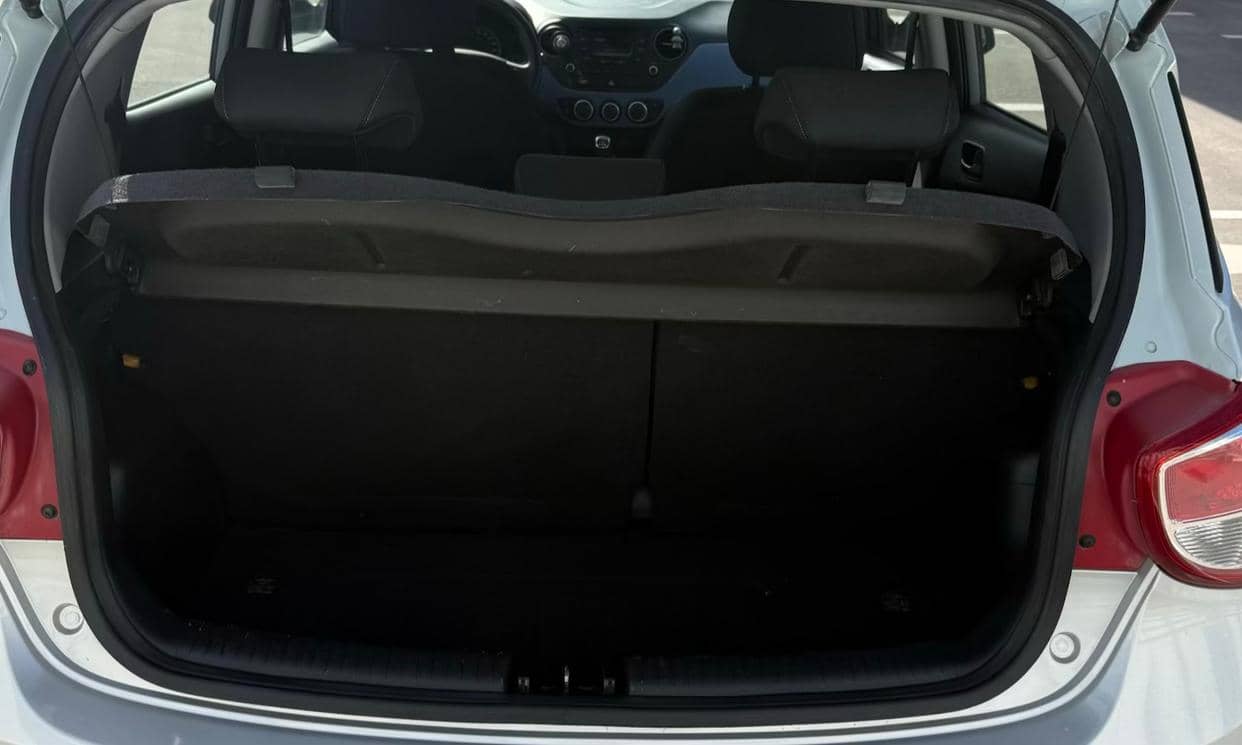 Hyundai i10 — photo 9