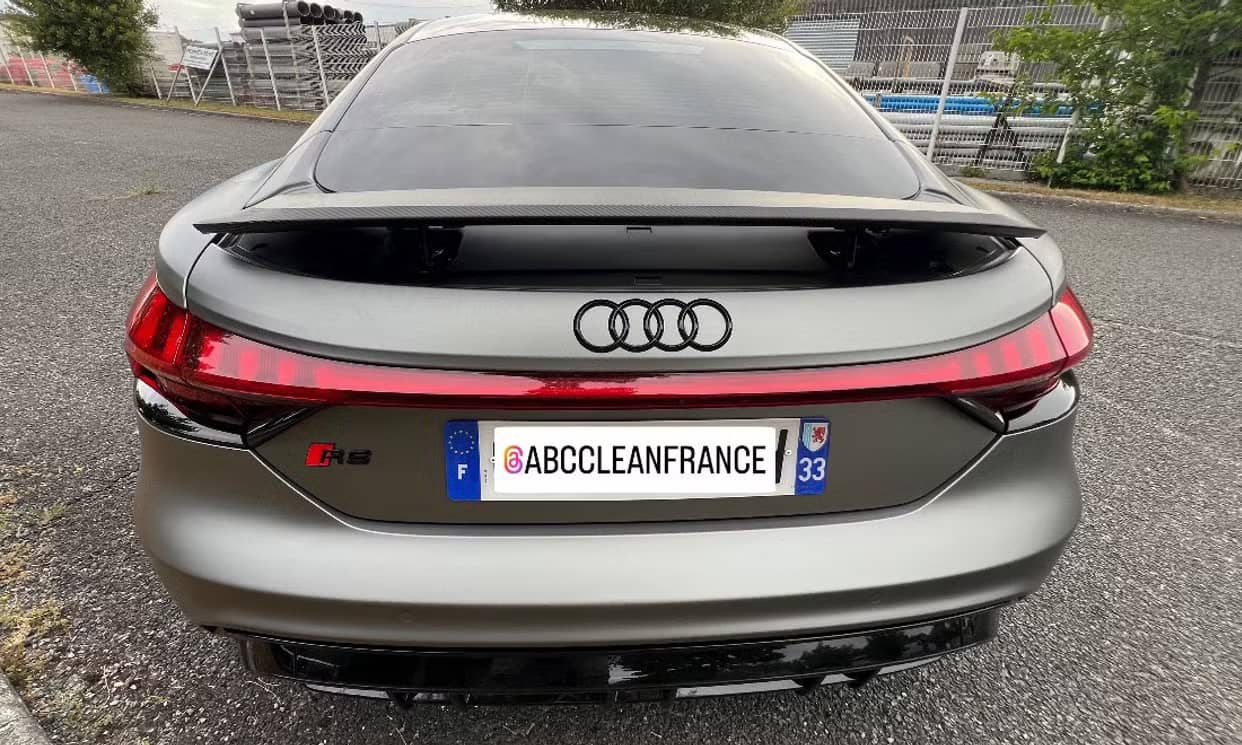 Audi RS E-TRON GT — photo 11