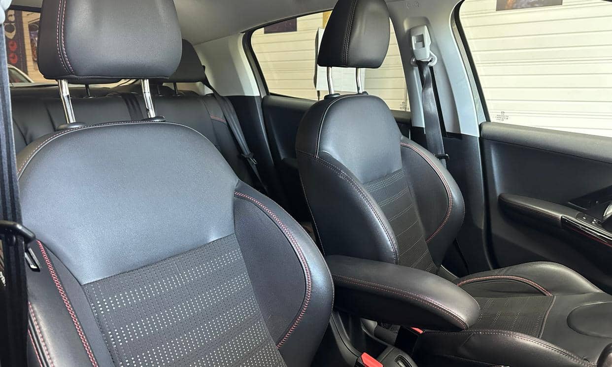 Peugeot 208 — photo 7