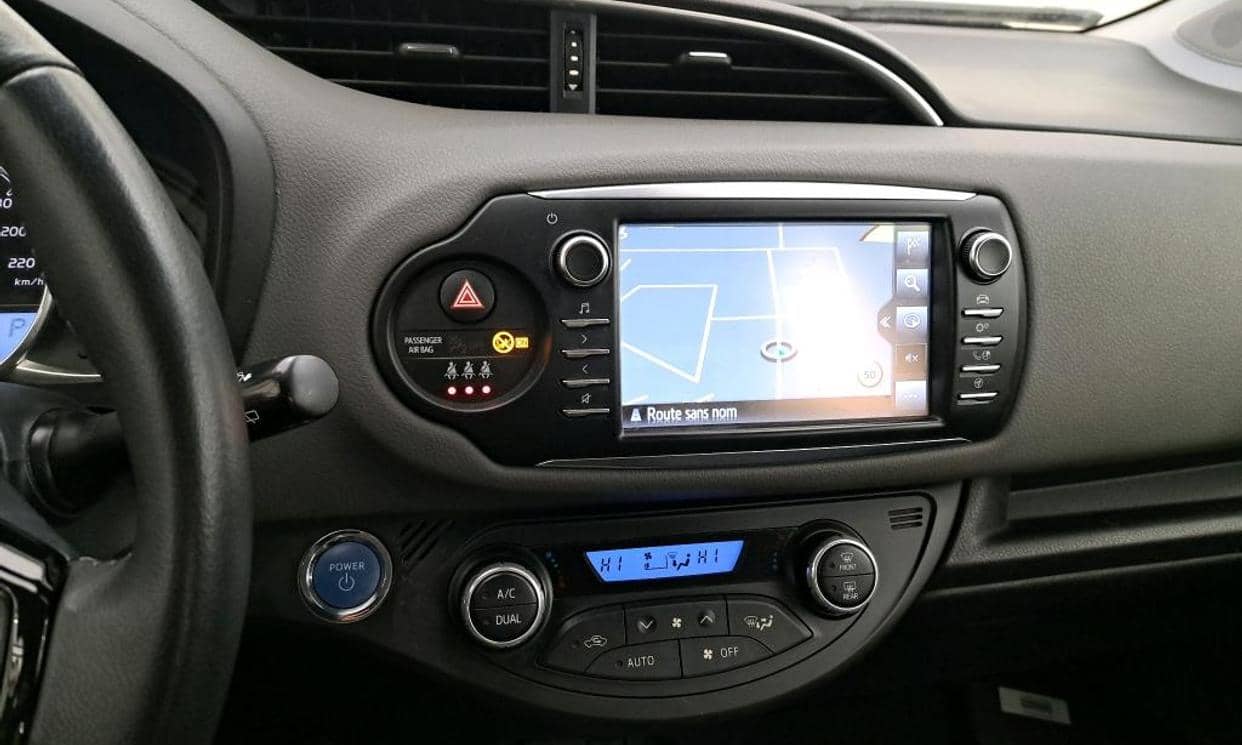 Toyota YARIS — photo 3