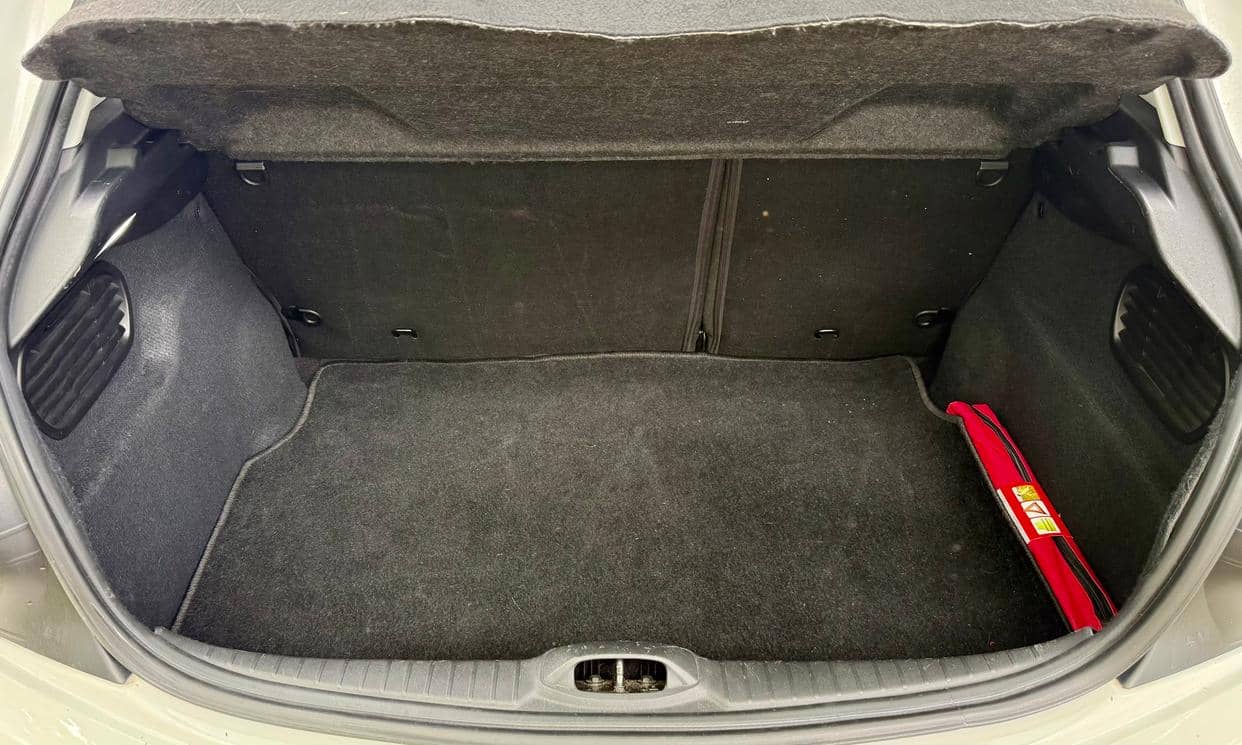 Peugeot 208 — photo 6