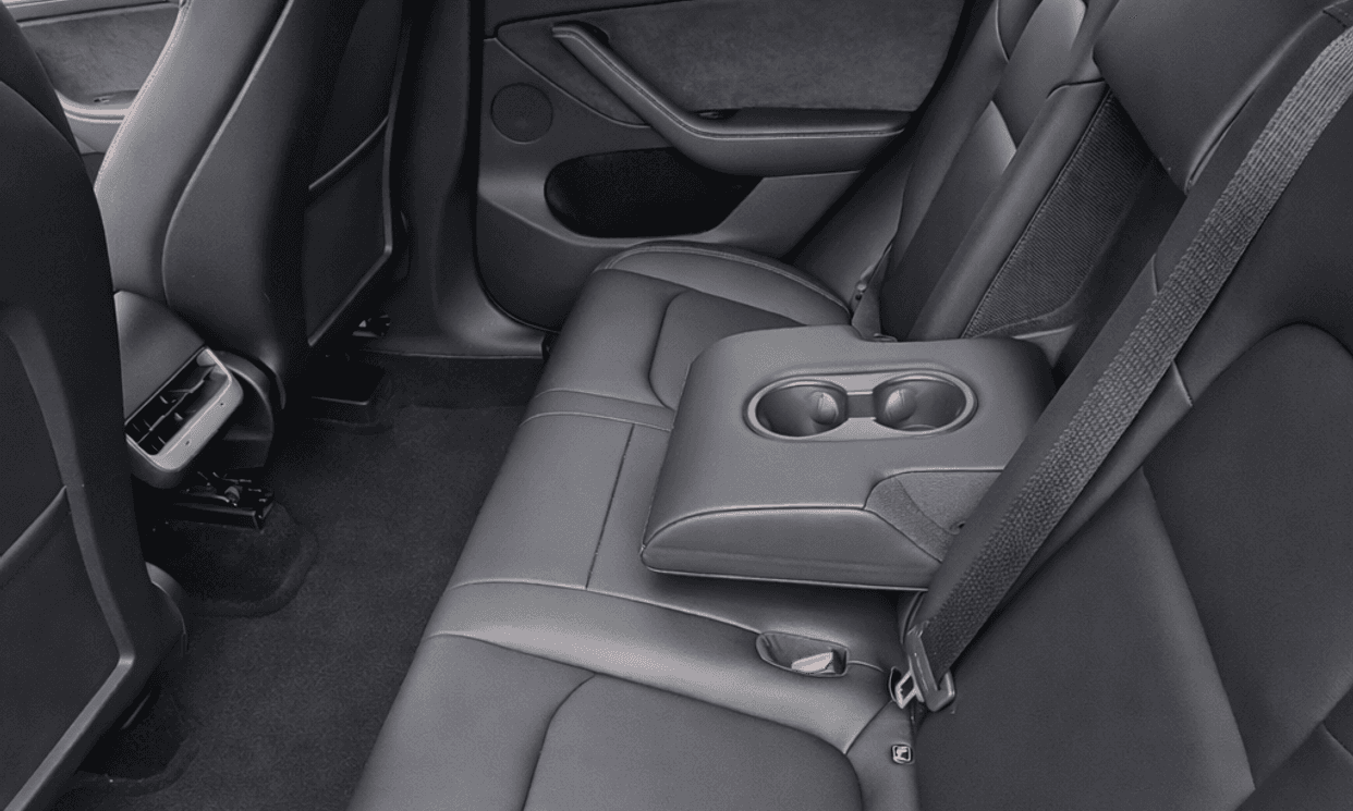 Tesla MODEL Y — photo 8