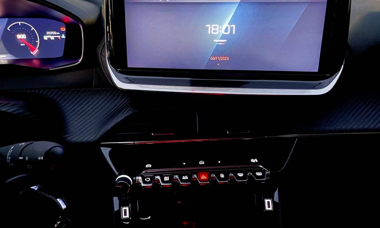 Peugeot 208 — photo 6