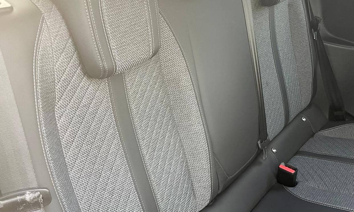 Peugeot 208 — photo 10