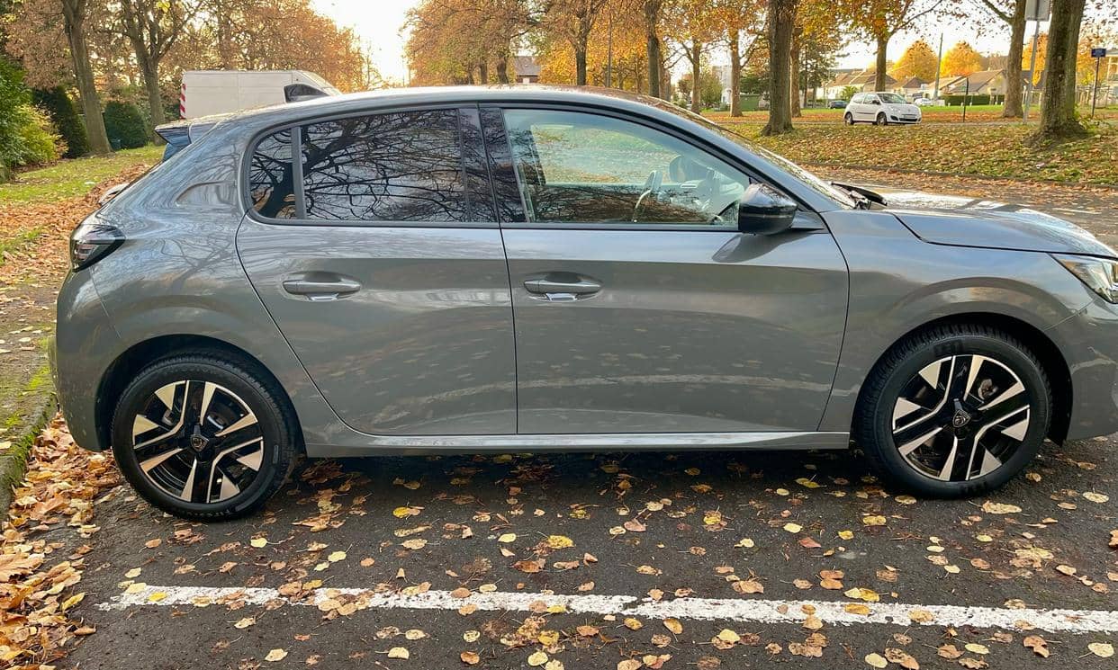 Peugeot 208 — photo 15