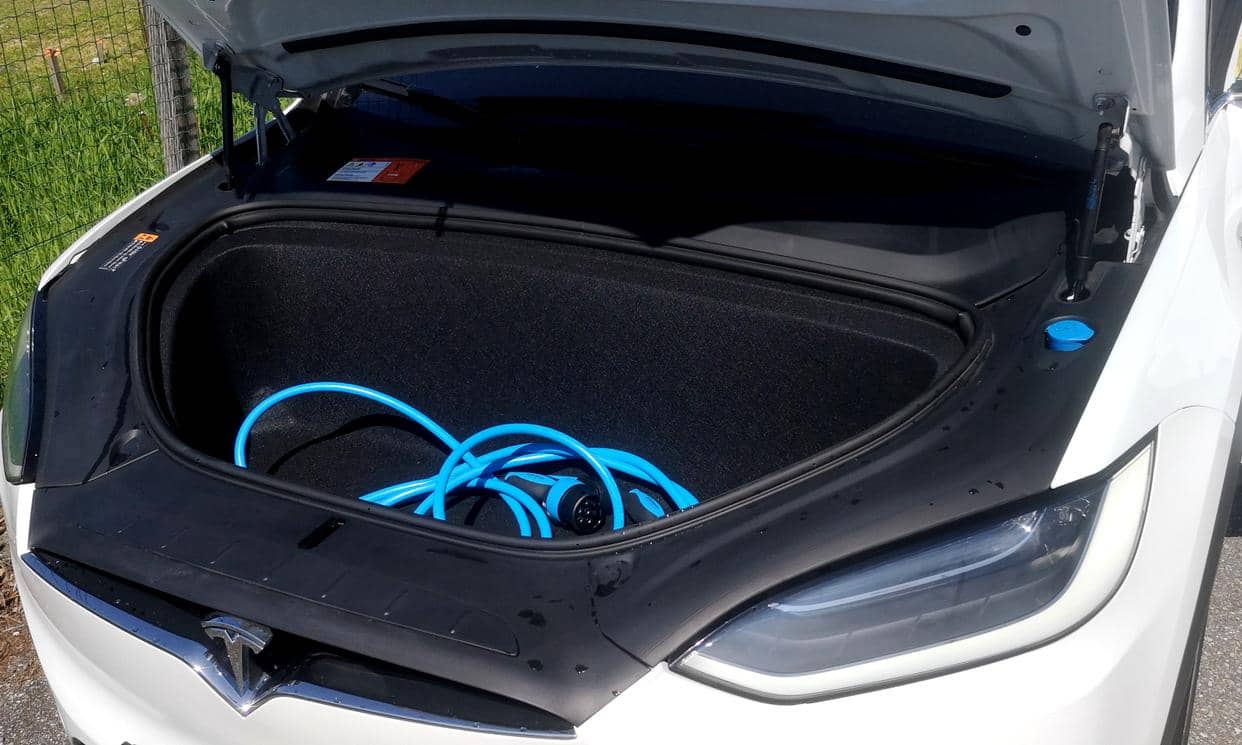 Tesla MODEL X — photo 11