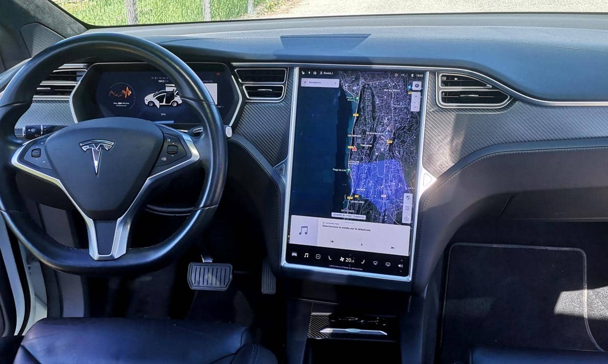 Tesla MODEL X — photo 3