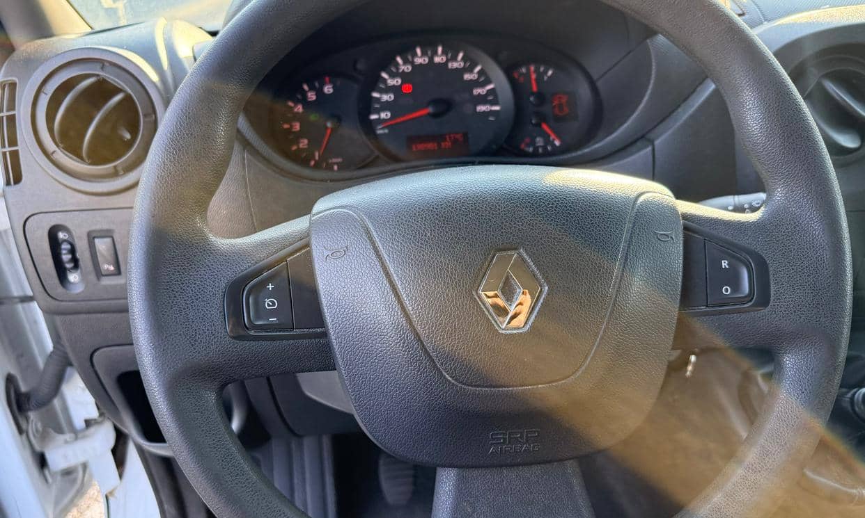 Renault MASTER III — photo 10