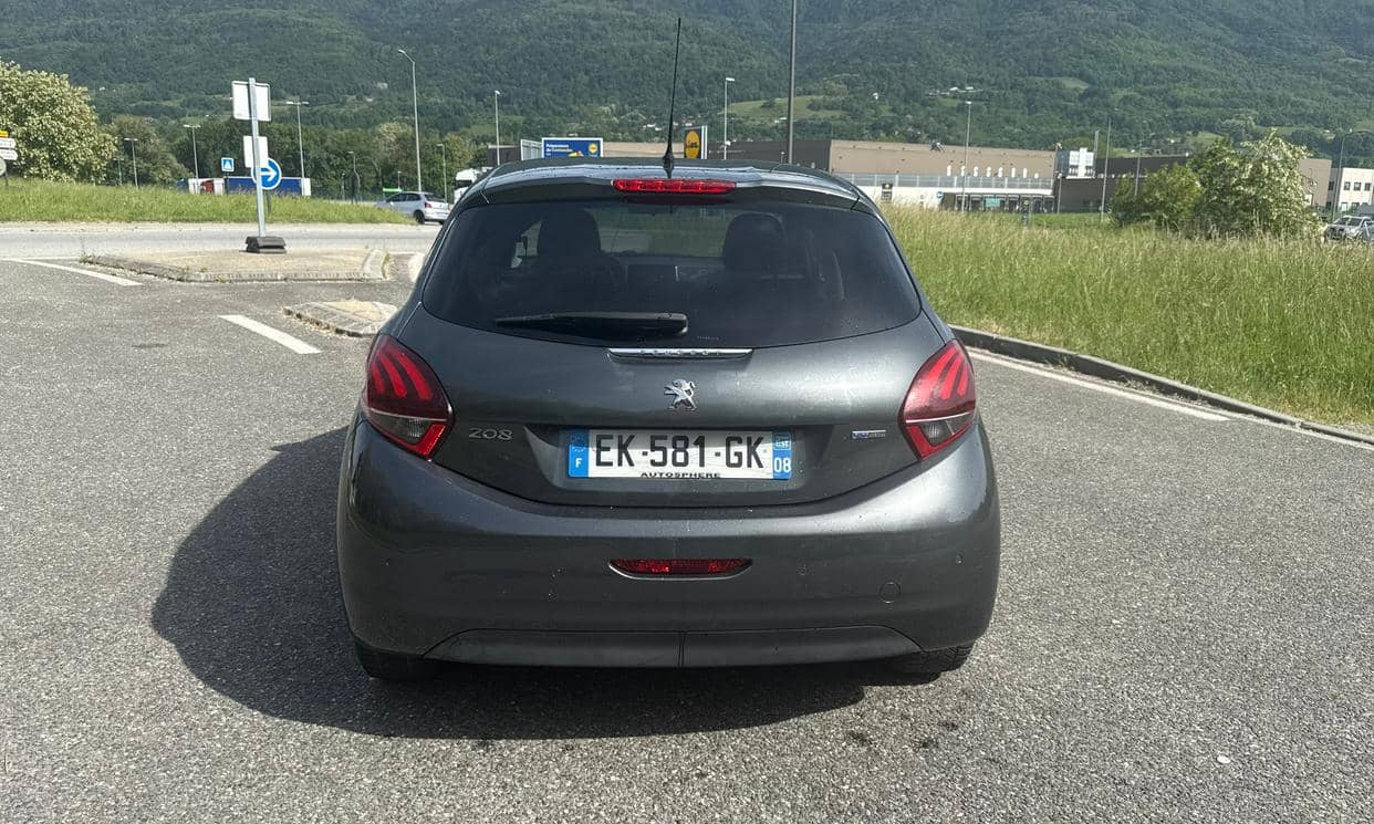 Peugeot 208 — photo 4