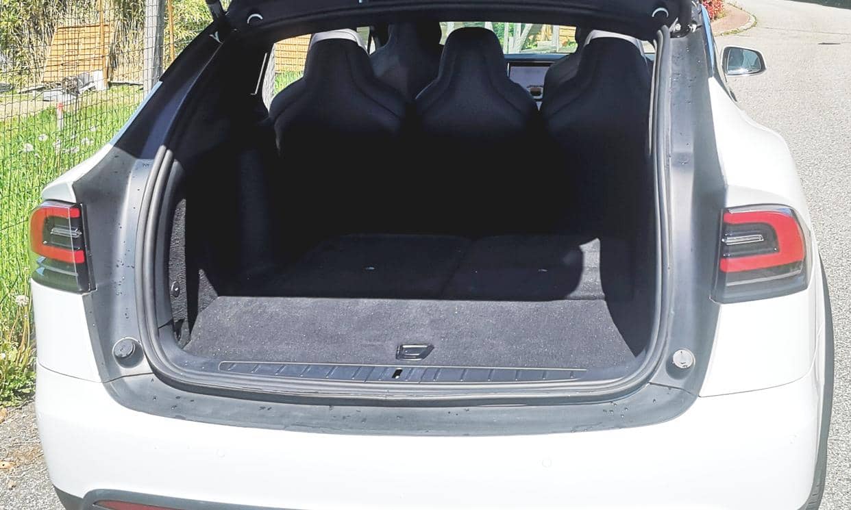 Tesla MODEL X — photo 8