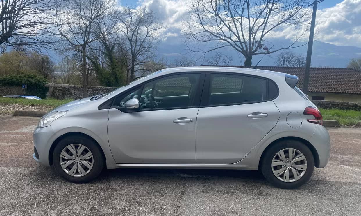 Peugeot 208 — photo 3